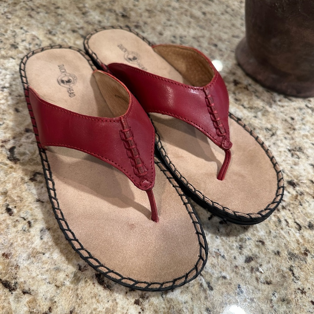 Duck Head sandals!